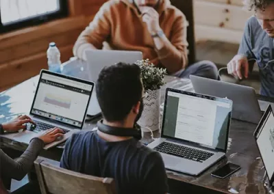 Maîtriser les dynamiques relationnelles au travail